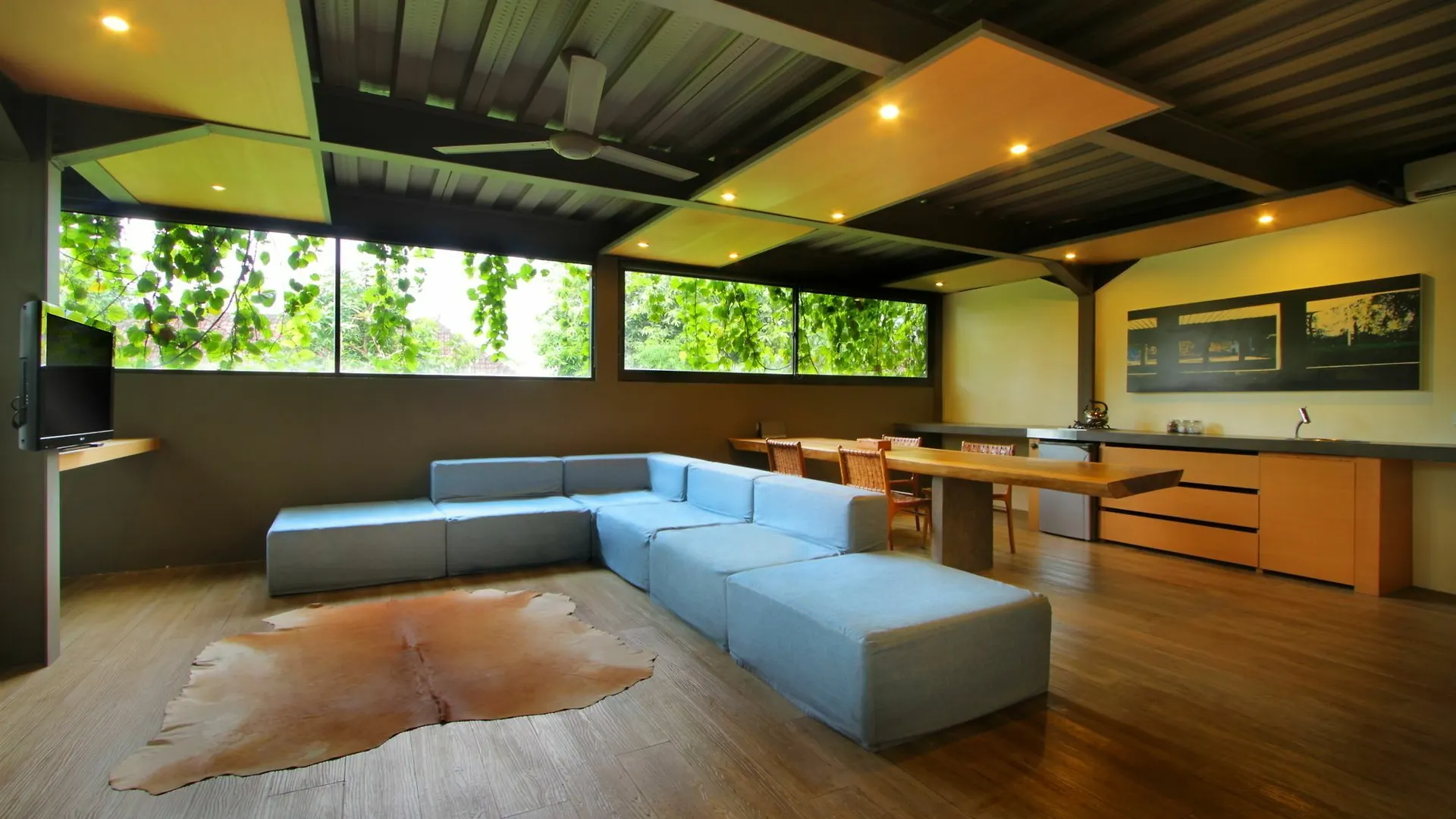 Clio Apartment Seminyak 2*,