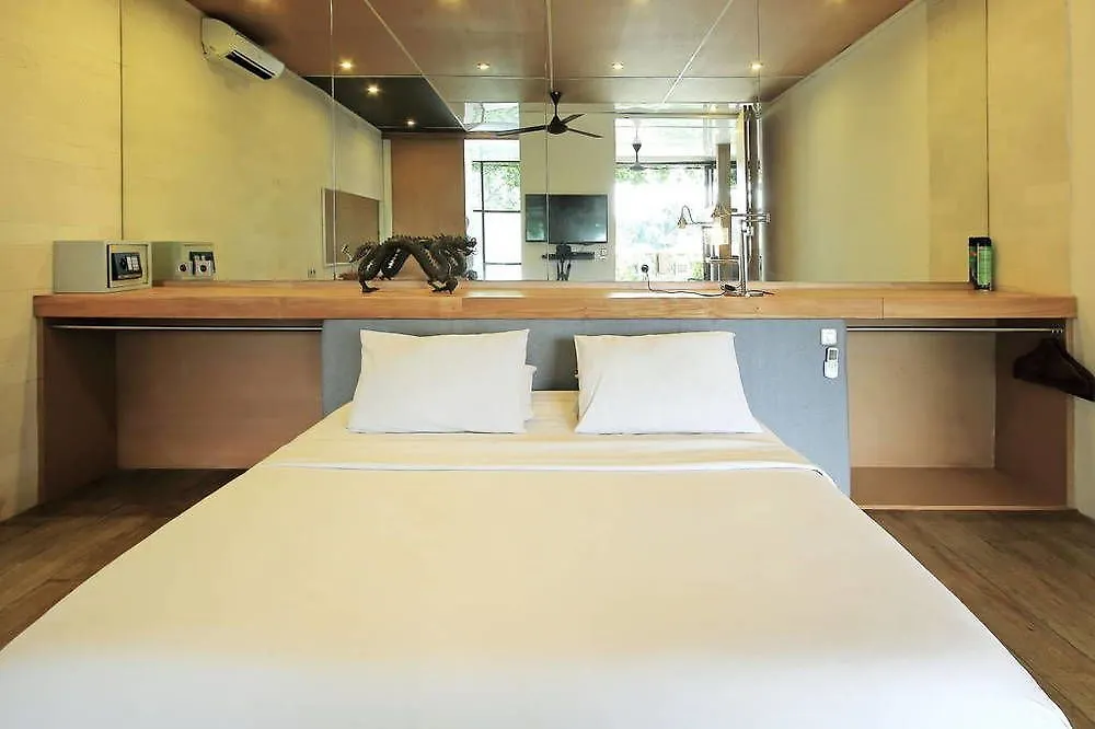 Ξενοδοχείο με διαμερίσματα Clio Apartment Σεμινιάκ