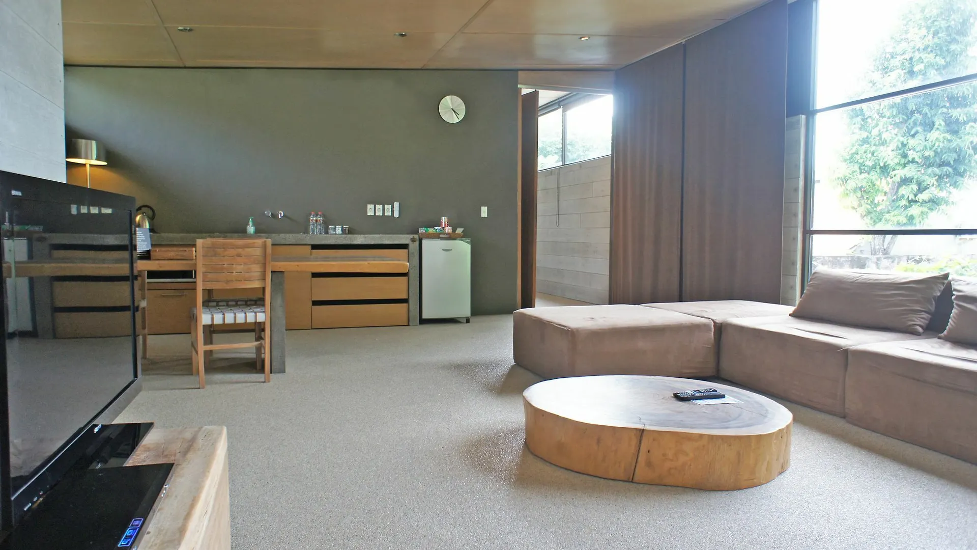 ** Ξενοδοχείο με διαμερίσματα Clio Apartment Σεμινιάκ Ινδονησία